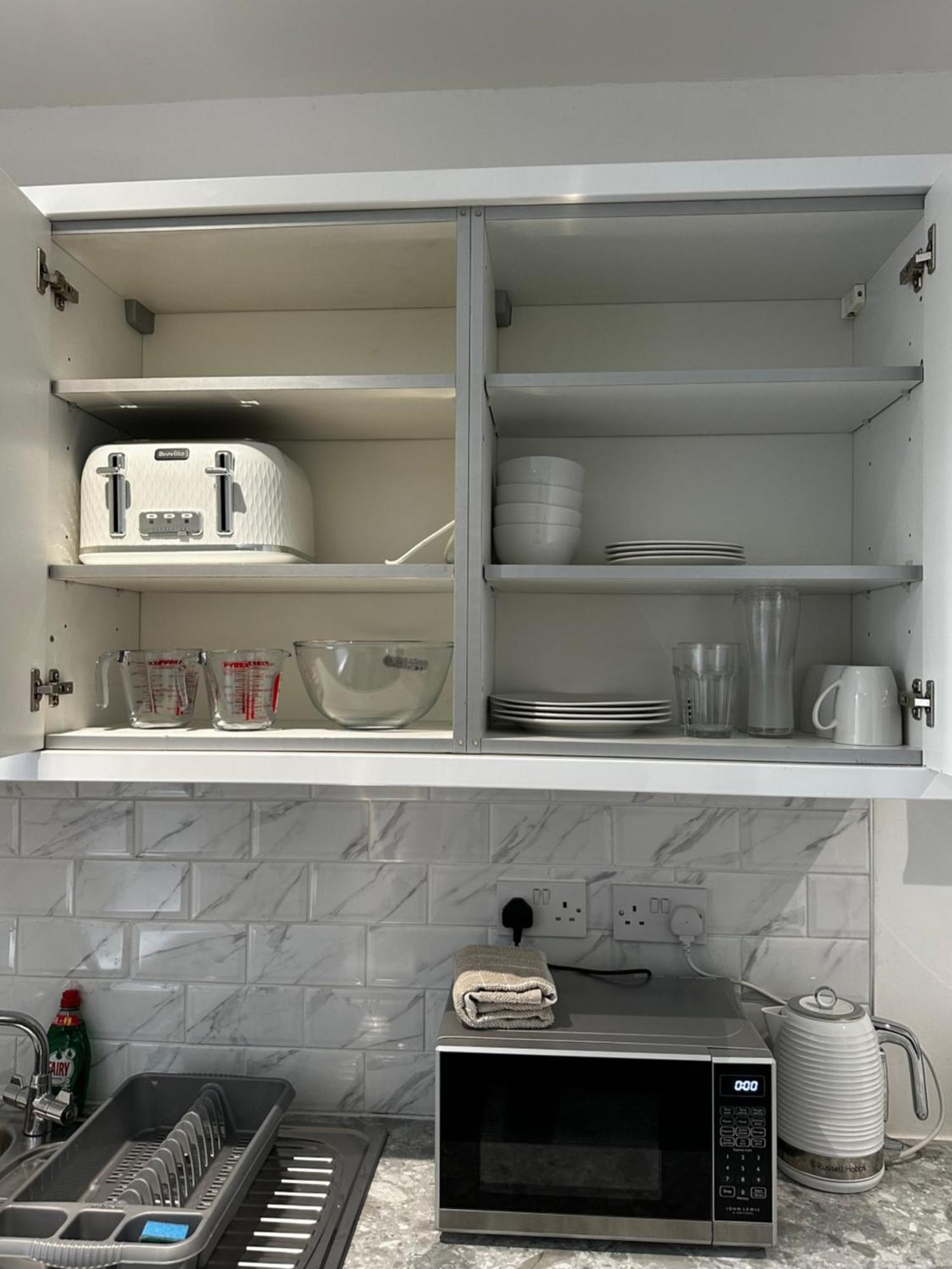 Town Centre Studio Flat Мертир-Тидвилл Экстерьер фото